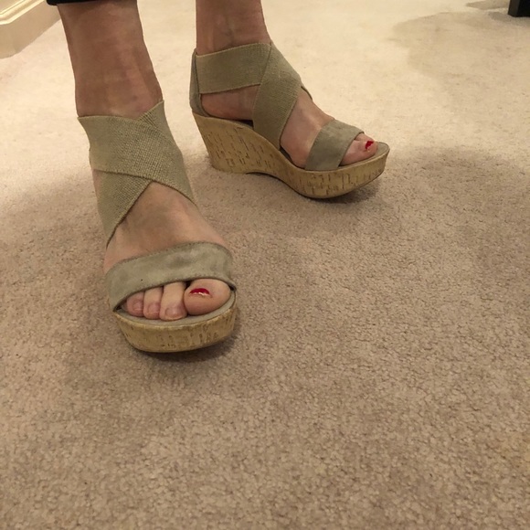 Beige wedges - Picture 2 of 8